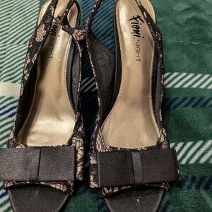 FIONI Night Black Lace Heels